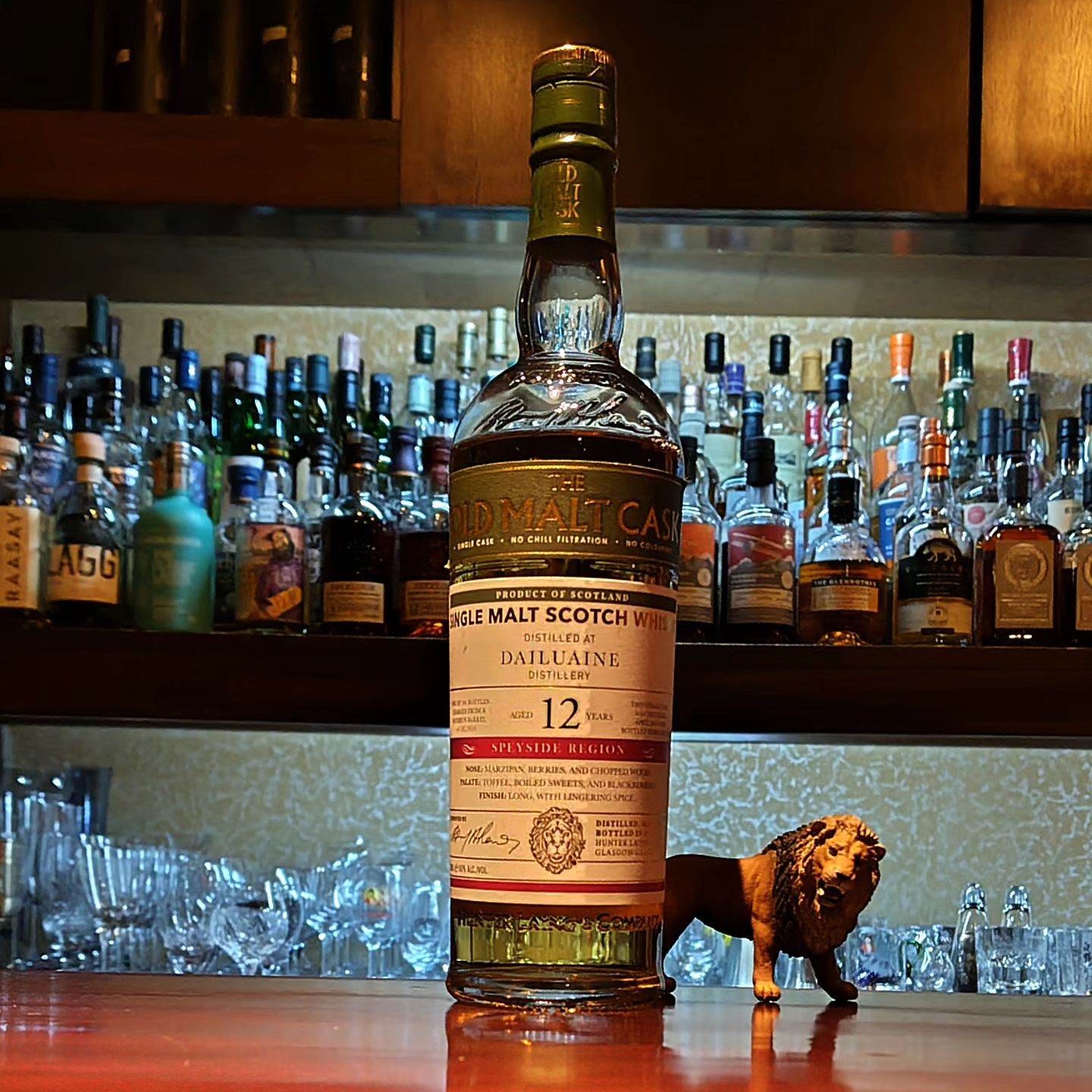 ハンターレインOMC「ダルユーイン12年」 Hunter Laing Old Malt Cask DAILUAINE 12y  スペイサイドの森林に囲まれた窪地にある蒸溜所。 ディアジオグループの所有で、生産量のほとんどがブレンデッド・ウィスキーに使われシングルモルトで出回ることが珍しいレアモルト。  ジョニーウォーカーのキーモルトで、酒質の骨格がしっかりしている実力派です。 バーボンバレル熟成で、ブラックベリーやマジパンの香りとトフィーのような甘さが特徴です。  