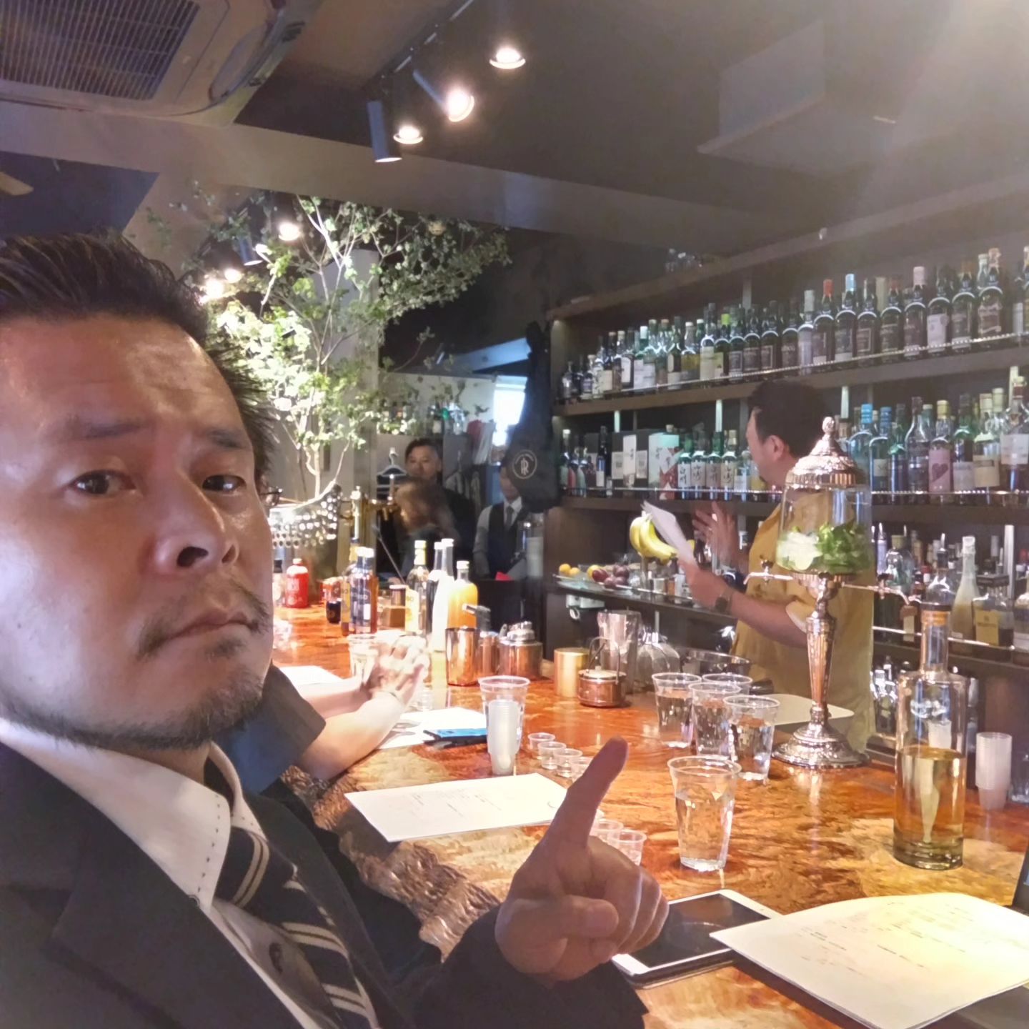 NBA（日本バーテンダー協会）千葉県支部のセミナーに参加しました。  今回のテーマは「BOSOラム」ということで、ペナシュール房総の青木代表が多数のアイテムを伴ってご講義いただきました。 定番商品から限定品、発売前のアイテムまでテイスティングさせていただきましたが、どれもしっかりした造りとこだわり、人柄と味わいが詰まった味でしたね。  近いうちに当店カウンターに並ぶと思います。 また、近いうちに房総大井倉蒸溜所にも訪問したいと思いました。  