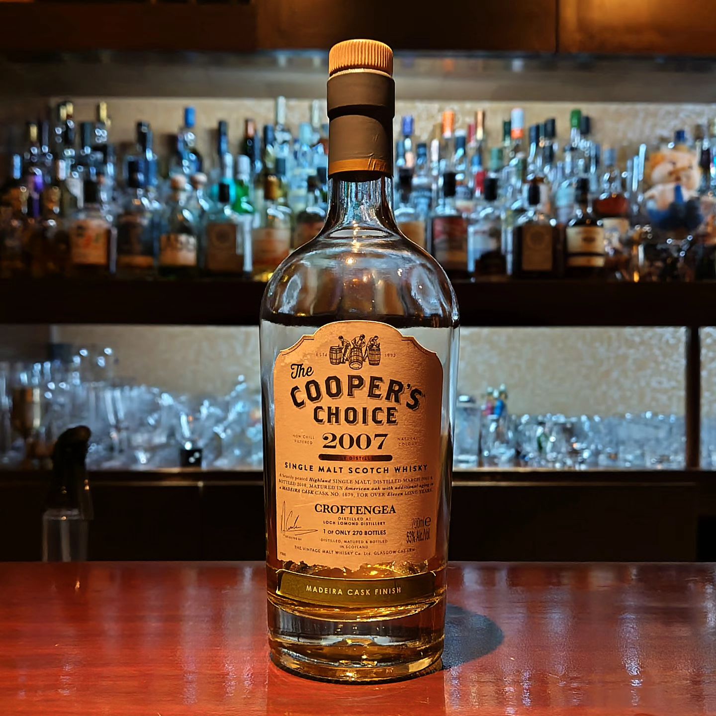 クーパーズ・チョイス「クロフテンギア2007　マディラ・フィニッシュ」 Cooper's Choice Croftengea 2007 Madeira Finish  ギリギリハイランドにあるロッホローモンド蒸溜所が生み出す仕込み違いのヘビリーピーテッド原酒です。（コレだけ読んで判る人はそもそも説明の必要ないですね）  ここの蒸溜所は通常のポットスチルの他にローモンドスチルと言う特殊な構造のスチルを持っており、多種類のモルト原酒を作り分けています。 クロフテンギアはその中でも一番ヘビーピー...