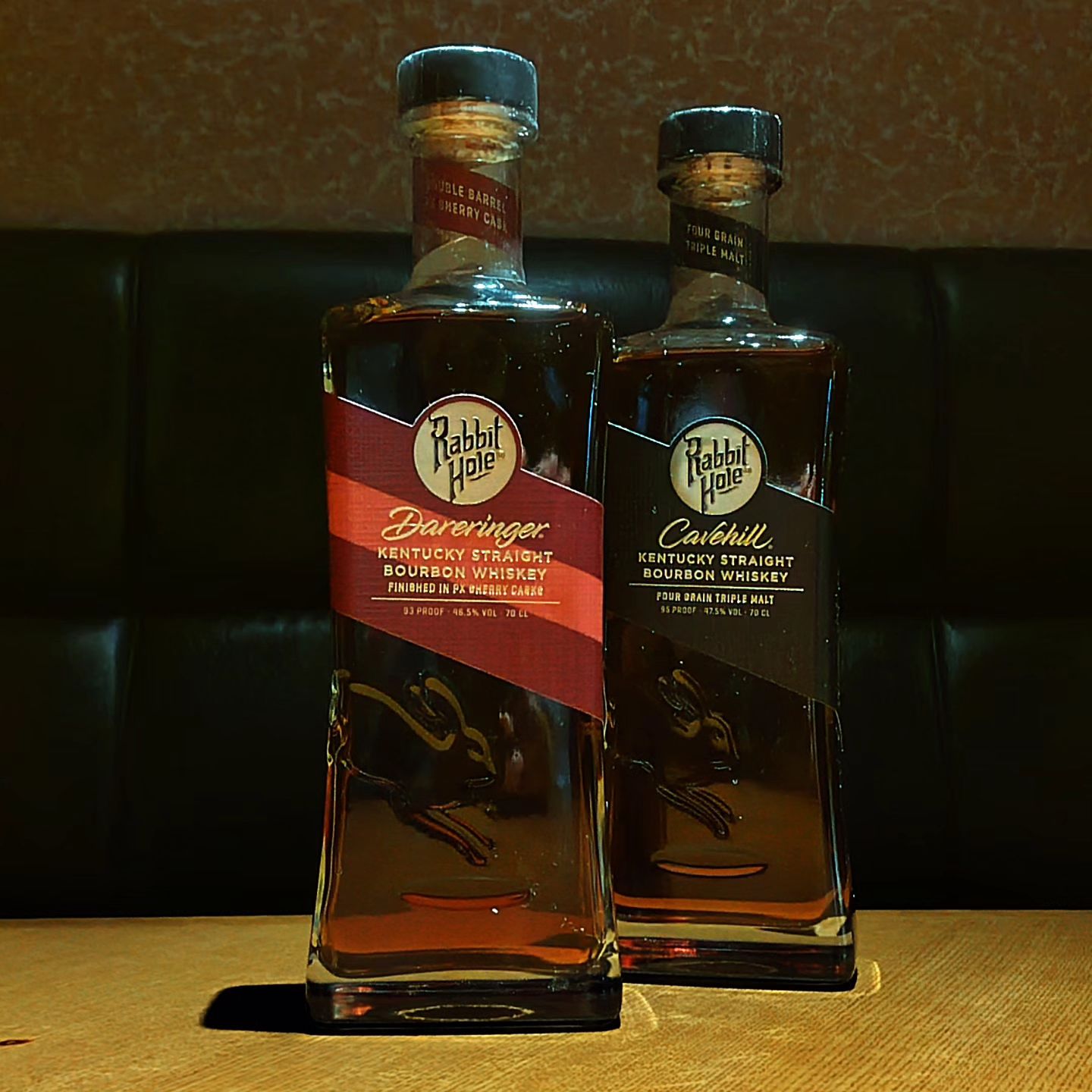 ストレート・バーボン「ラビットホール」 Kentucky Straight Bourbon Whiskey Rabbit Hole  2012年創業の新進気鋭な蒸溜所より届いたプレミアムバーボンです。 すでに世界的な数々の賞を取りケンタッキーバーボンの殿堂入りもはたしてます。  先日新発売したばかりのニューフェースです。 バーボン好きだけでなくウィスキーマニアに飲んでほしいですね。  