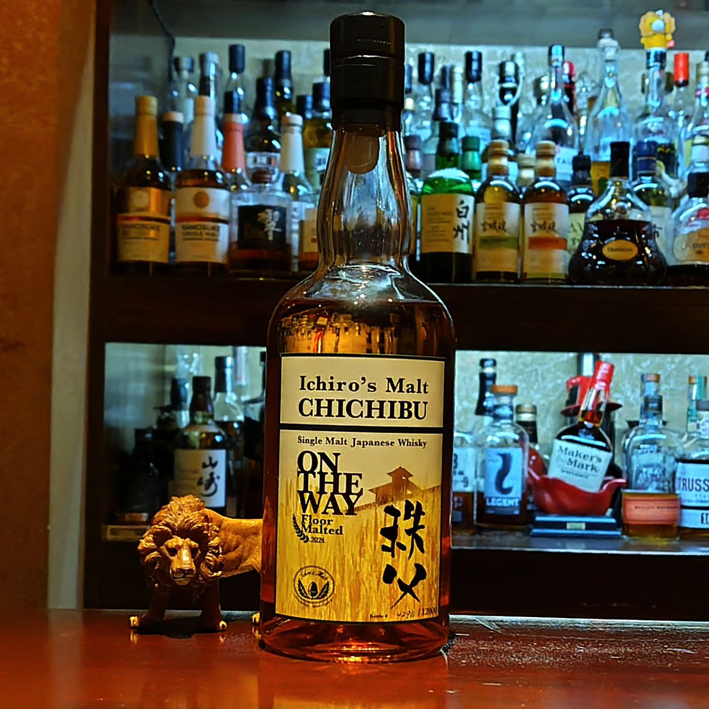 イチローズモルト　秩父オンザウェイ2024　フロアモルテッド Ichiro's Malt CHICHIBU ON THE WAY 2024 Floor Malted  秩父蒸溜所創業当時から英国のモルトスターで秩父蒸溜所スタッフがフロアモルティングに参加した麦芽のみを使用した、イチローズモルトのこだわりが詰まった一本です。  テイスティングしてみましたが、ミズナラ樽の香りが優しく香るスイートな口当たりのウィスキーです。 在庫少量につき、お早めにお声掛けくださいませ。  