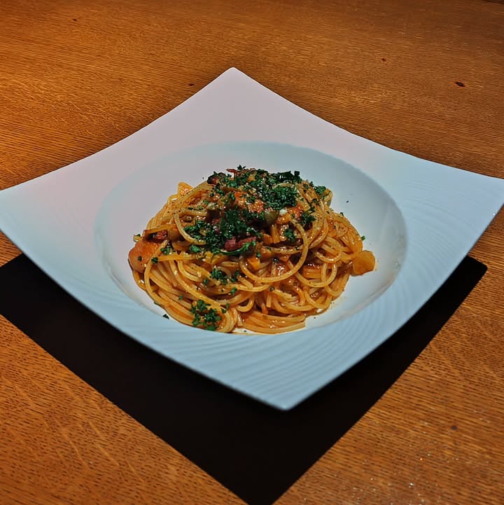 今月からお料理メニューも復活しました！ 早い時間から食べに来るのも視野に入れてくださいませ〜。
