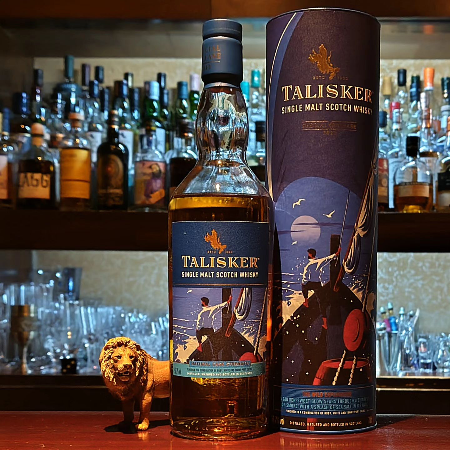 ディアジオ・スペシャルリリース「タリスカー・ワイルド・エクスプロラドル」 Diageo Special Release2023 TALISKER THE WILD EXPLORADOR  タリスカーの原酒の中から選ばれた特別な樽を、更に3つのポートワイン（ルビー、ホワイト、タウニー）カスクで追熟。カスクストレングスでのボトリングになります。  リッチでスパイシー、スモーキーかつピーティな口当たりで濃厚な果実の甘みが特徴的ですね。 数量限定ですのでお早めにどうぞ。  
