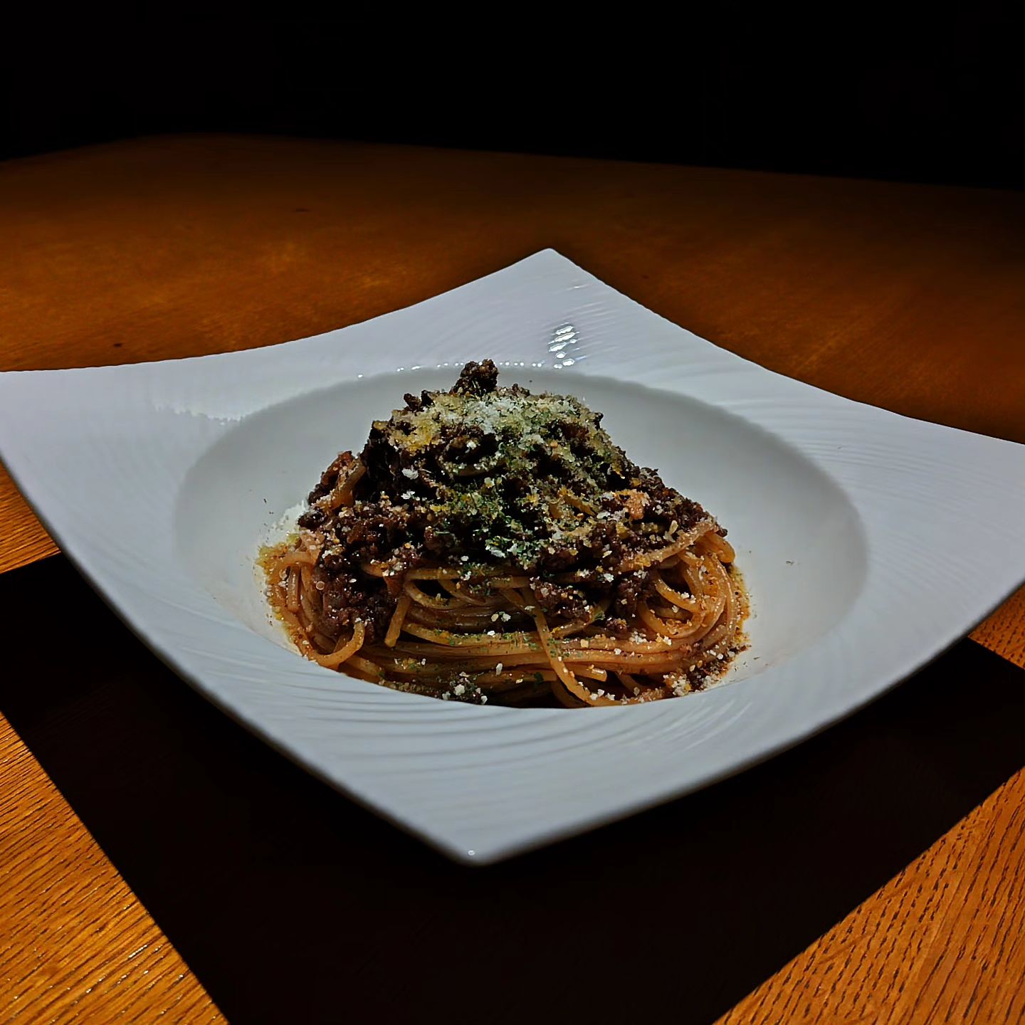 BARの締めはコレ! 「お肉たっぷり贅沢ボロネーゼ」  ニクニクしいくらいに肉をたっぷりと使用した贅沢なボロネーゼです。 富士見の締めはコレで決まりですね（笑）  