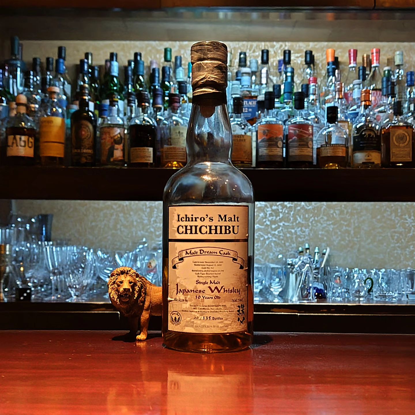 イチローズモルトMDCダンディライオン・リザーブ Ichiro's Malt CHICHIBU Malt Dream Cask DANDYLION BAR  ダンディライオンオリジナルボトリングのシングルカスク10年ものです。 東京ウィスキー&スピリッツ・コンペティション洋酒部門で最高金賞をいただきました。 併せてベスト・オブ・ザ・ベストにて全洋酒118本中2位に選ばれました。  すでに在庫希少となっておりますが、若干数ショットでご提供できますので、ぜひお声掛けください。  