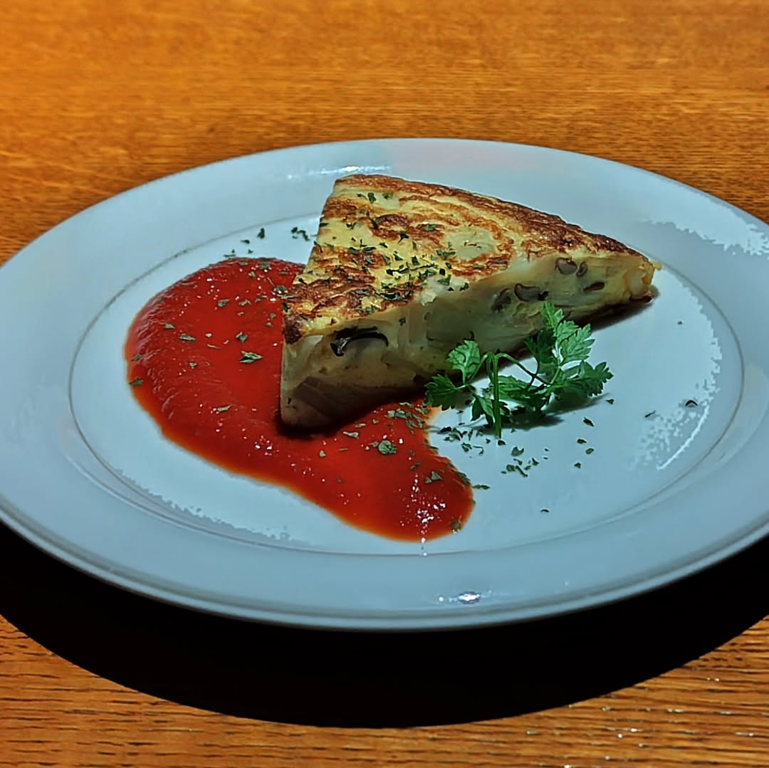 おつまみシリーズ 「本日のスパニッシュ・オムレツ（トルティージャ）」